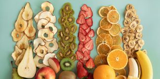 Dried,Fruits,And,Fruit,Chips,Along,With,The,Fresh,Fruit