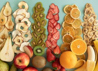 Dried,Fruits,And,Fruit,Chips,Along,With,The,Fresh,Fruit