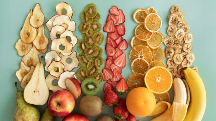 Dried,Fruits,And,Fruit,Chips,Along,With,The,Fresh,Fruit